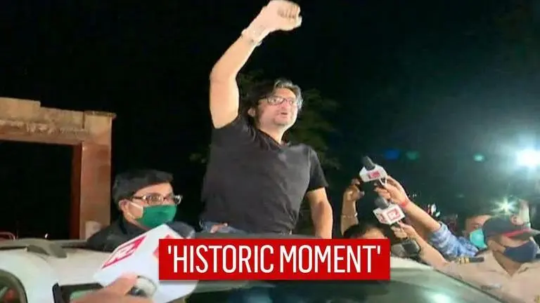 Netizens rejoice as Arnab steps out of Taloja jail, call it a 'historic moment for India' Arnab Goswami