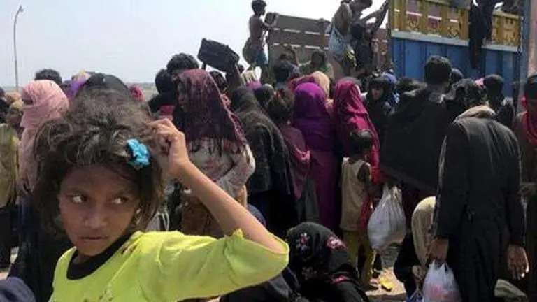 UN rights chief urges Bangladesh to accept Rohingya boats