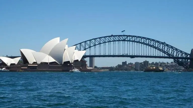 Australia plans to open its border to Singapore amid the third wave of COVID-19 Australia