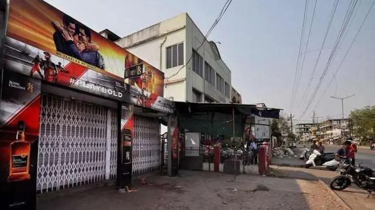 Lockdown: Collectors to decide on opening liquor shops in Madhya Pradesh