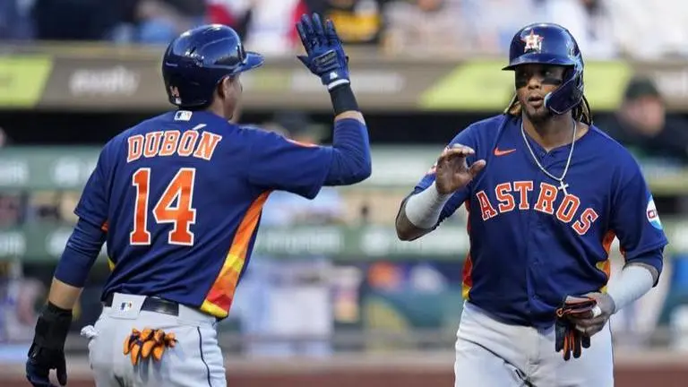 MLB Scores: Yordan Alvarez, Kyle Tucker lead Houston Astros past Pittsburgh Pirates 8-2 Houston Astros vs Pittsburgh Pirates