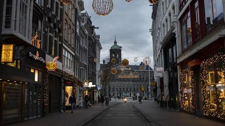 Pandemic toll weighs heavy on UK funeral directors