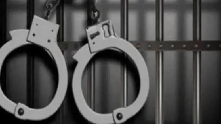 Man held, 2 women booked for cutting birthday cake on car, dancing on road in Ghaziabad Ghaziabad