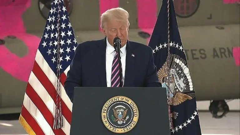 Trump honors Calif. Nat'l Guard for fire rescues