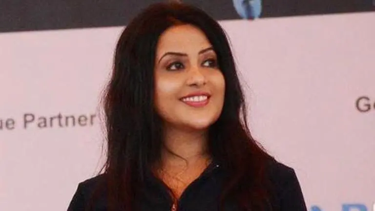 Amruta Fadnavis tweets on Sushant case; Sena, NCP hit back Amruta Fadnavis tweets on Sushant case; Sena, NCP hit back