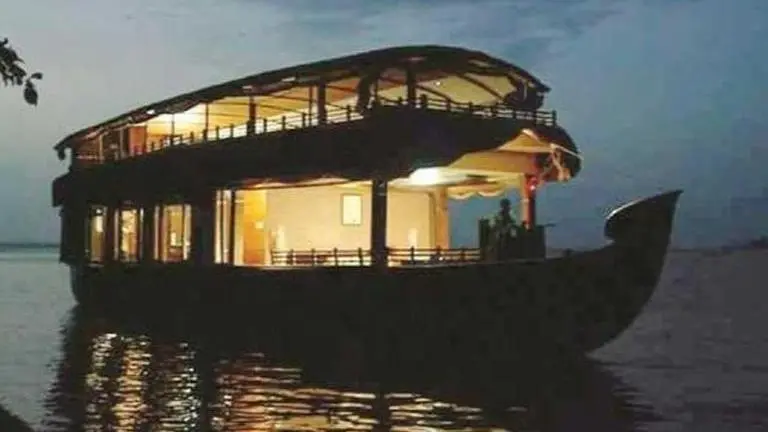 Tourist may soon get to stay at houseboats in Odisha's Chilika Odisha