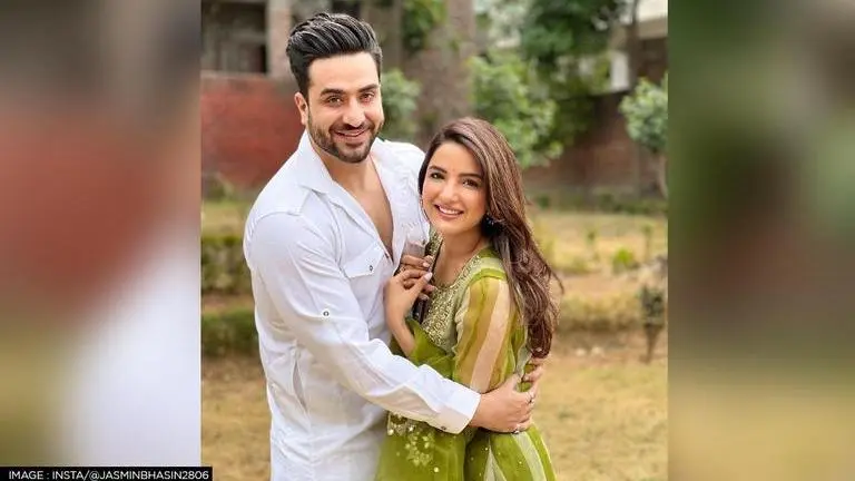 Jasmin Bhasin breaks silence on marriage rumours with beau Aly Goni; Here's what she said jasmin bhasin