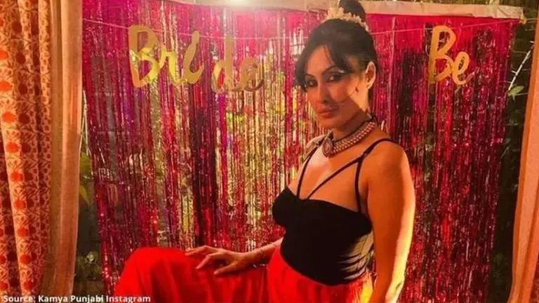 Kamya Punjabi heads to Mumbai with daughter to resume 'Shakti' shoot; fans react Kamya Panjabi