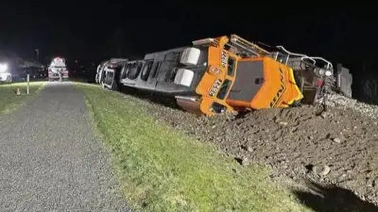 Texas freight train collision & derailment injures 2, no hazmat onboard Texas train collision