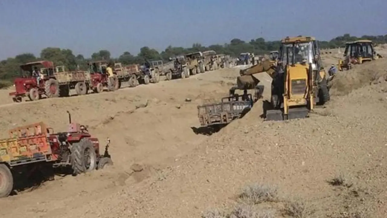 Sand Mafia runs rampant in coastal Karnataka Sand Mafia runs rampant in coastal Karnataka