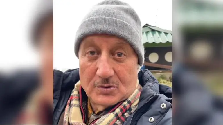 Anupam Kher enjoys the ups and downs of tough terrains while trekking in Nepal; Watch Anupam kher