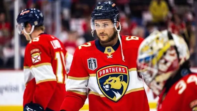 Panthers' Matthew Tkachuk leaves Stanley Cup Final Game 3 after big hit Florida Panthers