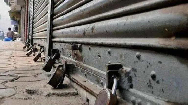 People stay indoors in Kolkata as 'Janata curfew' begins