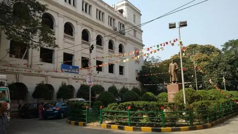Calcutta University to now give 3 hours to write online exams from home