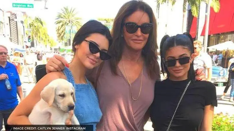 Kylie Jenner & Kendall Jenner call dad Caitlyn Jenner "our hero" during Pride Month kylie jenner
