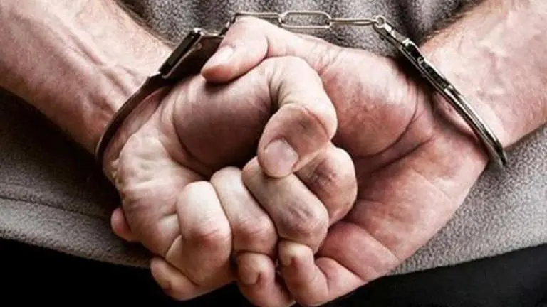 Man held for trying to cross border impersonating police constable