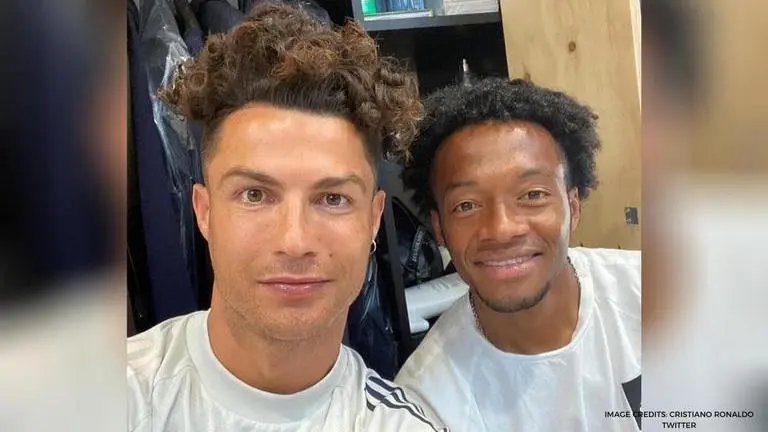 Cristiano Ronaldo mimicks Juan Cuadrado's hairstyle, invites fans' reaction Cristiano Ronaldo