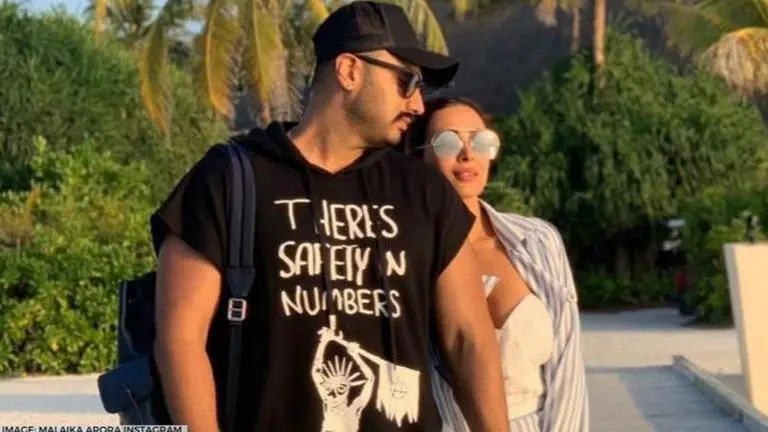 Arjun Kapoor pens heartfelt note for Malaika Arora in latest post; 'She makes me happy' Arjun Kapoor, Malaika Arora