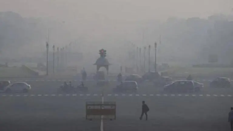 New Delhi air quality continues to remain in the 'poor' category Delhi