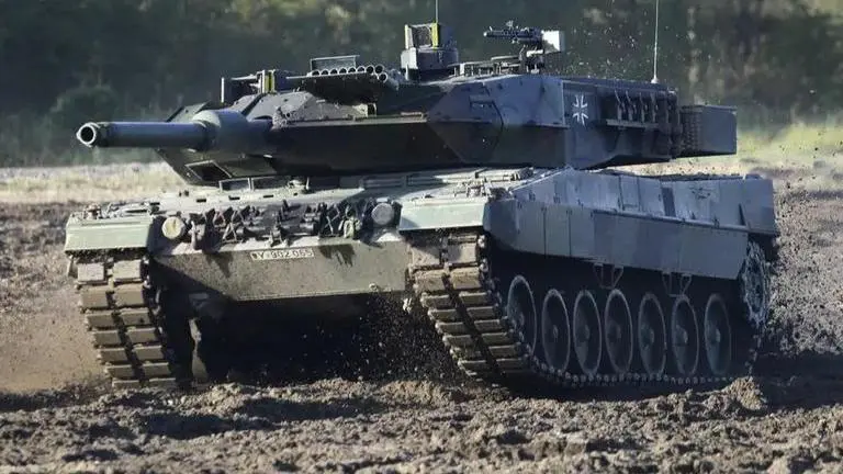 EXPLAINER: Why the US flipped on sending tanks to Ukraine Tanks