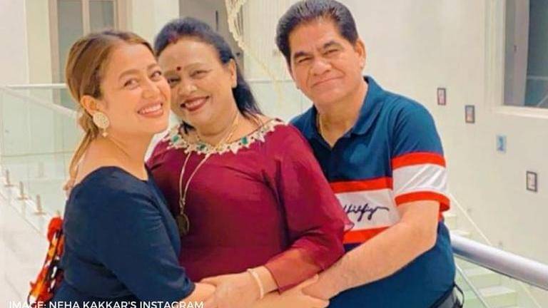 Neha Kakkar wishes her parents with a special post on their anniversary ...