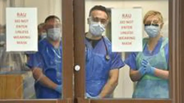 Students use tech to cite medical oath together