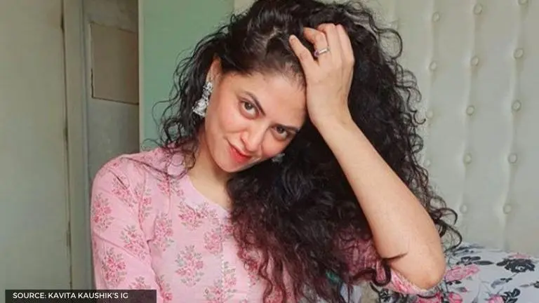 Kavita Kaushik flaunts her yoga pose, Gulshan Devaiah and other celebs react kavita kaushik