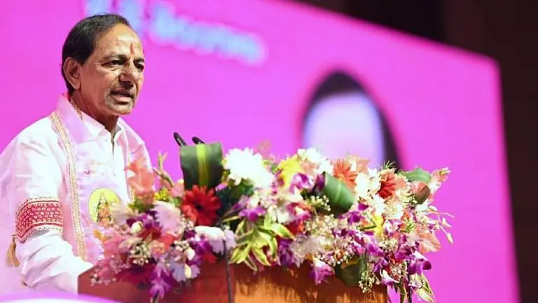 TRS passes 13 Resolutions on 21st foundation day; CM KCR raises GST, Kaveri river issues TRS