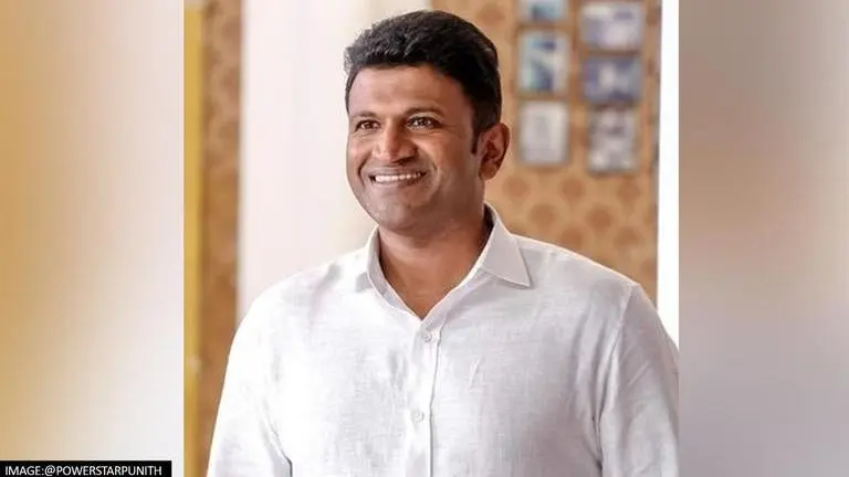 Puneeth Rajkumar follows late father Dr Rajkumar's footsteps, donates his eyes Puneeth Rajkumar