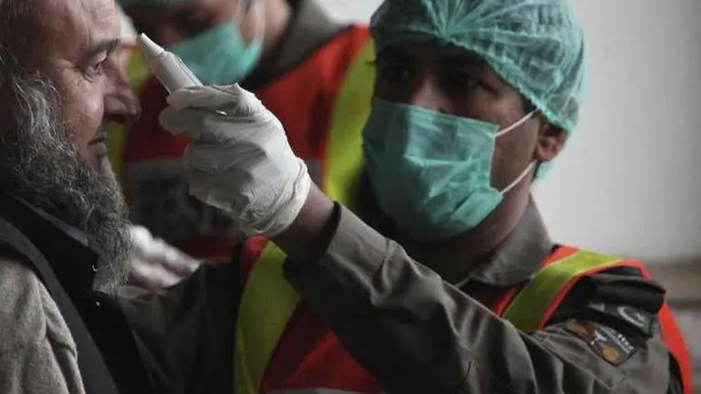 Pak registers highest single day spike in COVID-19 infections