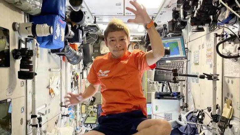 Yusaku Maezawa trolls netizen who claimed space is not real; says 'use it to kill time' Yusaku Maezawa