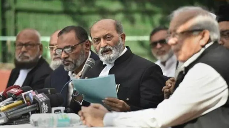 Sunni Waqf Board taking legal opinion on accepting plot for Ayodhya mosque: Farooqui Sunni Waqf Board