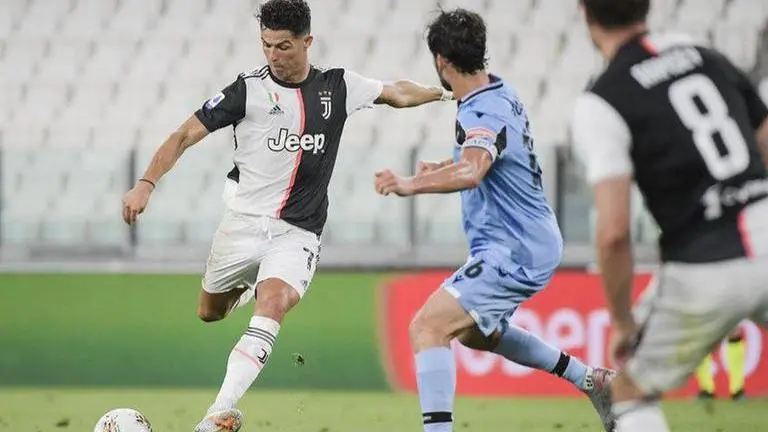 Juventus nears title after Ronaldo scores 2 beating Lazio