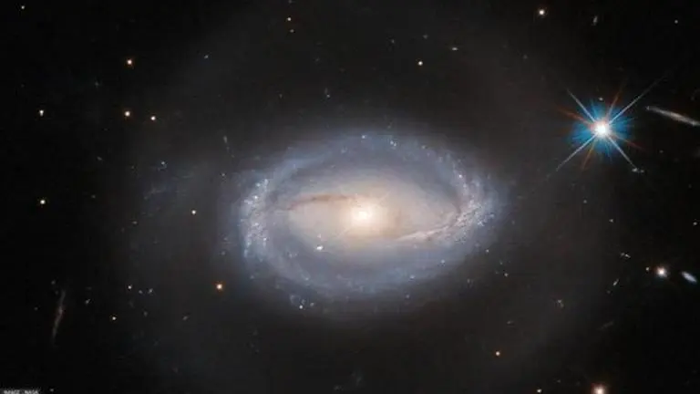 Image from Hubble Space Telescope shows an Intriguing 'Active' Galaxy NASA