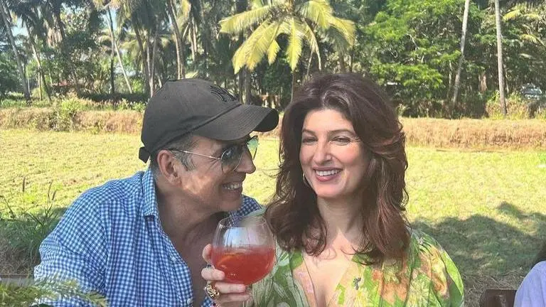 Akshay Kumar, Twinkle Khanna share candid moments during 'on camera' tea date akshay kumar