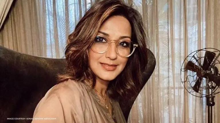 Sonali Bendre confused about adding specs to her look, takes opinion from fans Sonali Bendre's photos