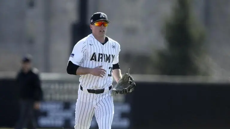 Army outfielder Hurtubise signs deal with Cincinnati Reds