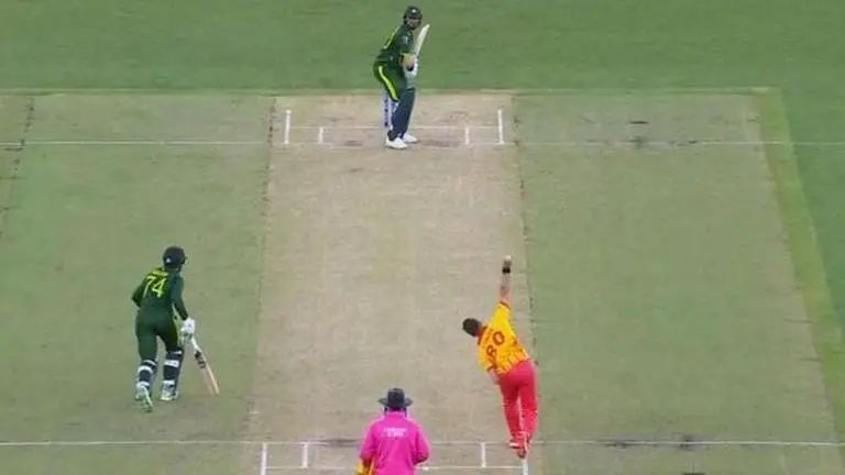 T20 World Cup, Pakistan, Mohammad Wasim, PAK vs ZIM, Pakistan vs Zimbabwe, mankad, Tabraiz Shamsi, Brad Hogg, mankading