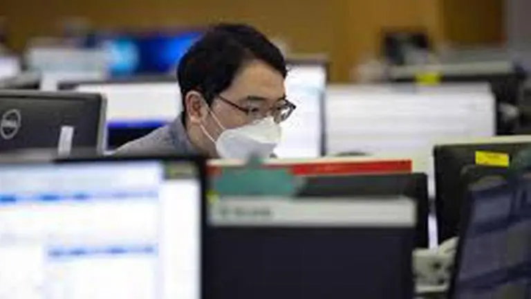 Stocks give up gains to fresh coronavirus concerns, benchmark indices slide for 7th day CORONAVIRUS