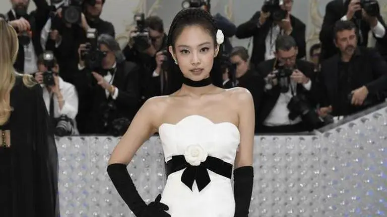 BLACKPINK Jennie turns Met Gala into her runway, impresses in vintage Chanel dress Met Gala 2023