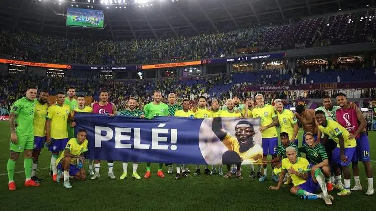 Brazil's FIFA World Cup squad unfurls 'Pele' banner after reaching quarterfinals FIFA World Cup