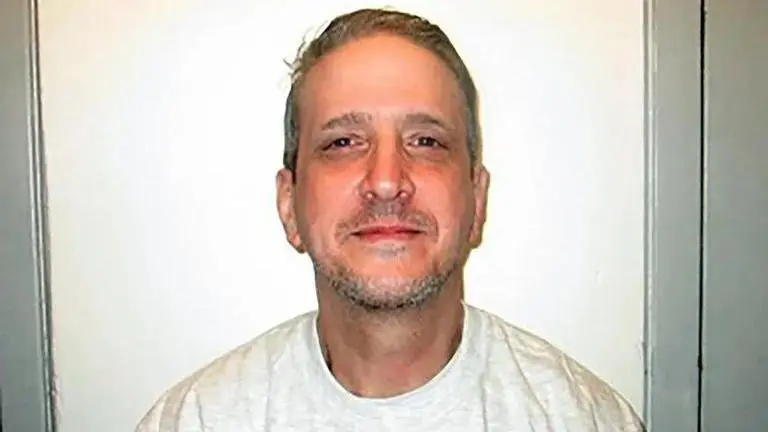 US Supreme Court blocks Oklahoma from executing Richard Glossip Richard Glossip