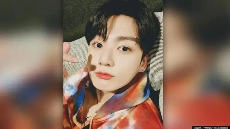 BTS: Ahead of PTDS Seoul concert, Jungkook breaks the internet with lip-piercing selfies bts