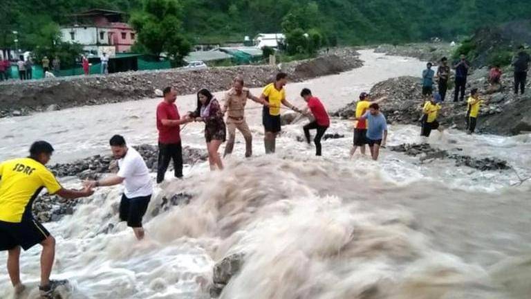 Tourists stranded due to flooding of stream in Uttarakhand's New Tehri ...