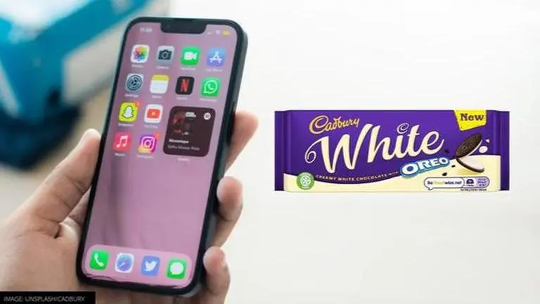 UK man orders iPhone 13 Pro Max for Christmas; receives 2 Cadbury Oreo bars & toilet paper Man orders iPhone 13 Pro Max for Christmas, receives two Cadbury Oreos and toilet paper