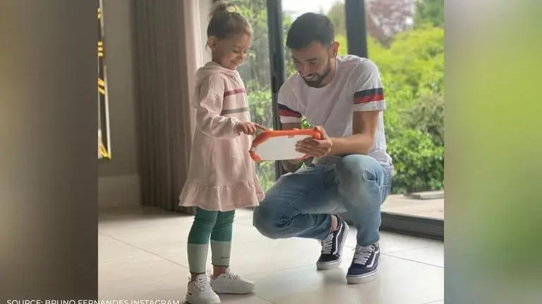 Bruno Fernandes teaches daughter English in this adorable video; Man United fans in awe bruno fernandes