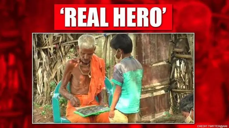 Good News: Elderly man teaches children for free under a tree in Odisha Good News