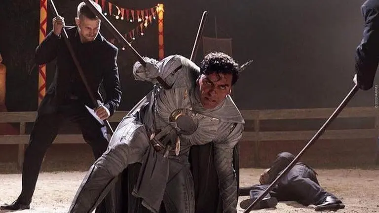 Moon Knight, oscar isaac in moon knight, oscar isaac pics, moon knight stills, moon knight scenes, oscar isaac moon knight suit