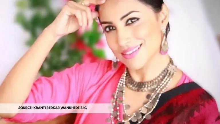 Kranti Redkar Wankhede's makeup tutorials that won fans' hearts; watch videos Kranti Redkar Wankhede