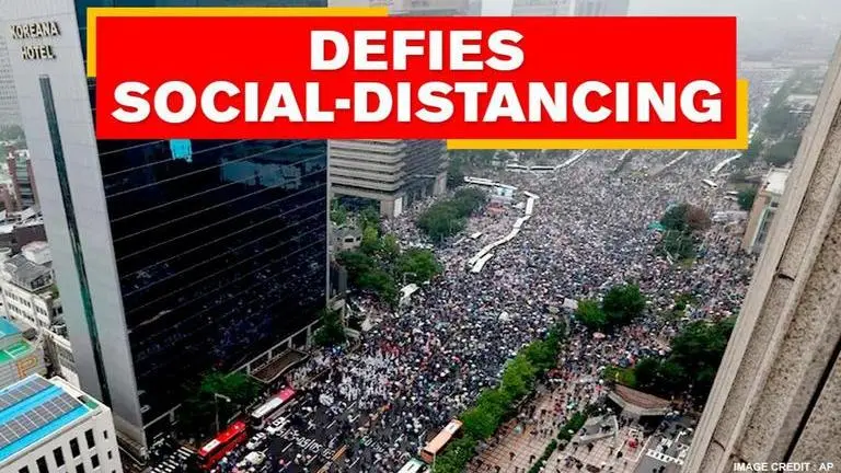 South Korea: Thousands of anti-government protesters rally against president Moon South Korea